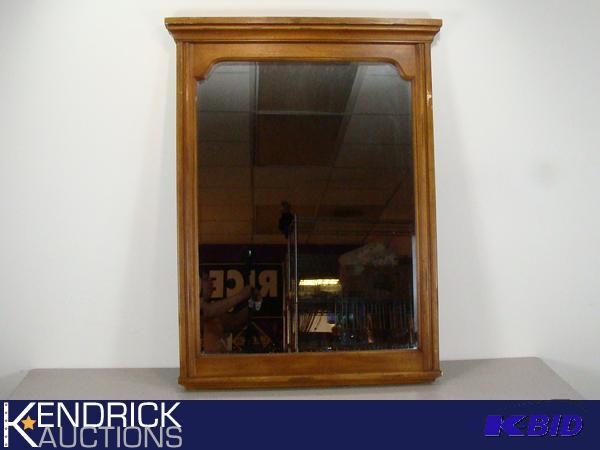 lot 32 image: Large Vintage Wood Framed Mirror