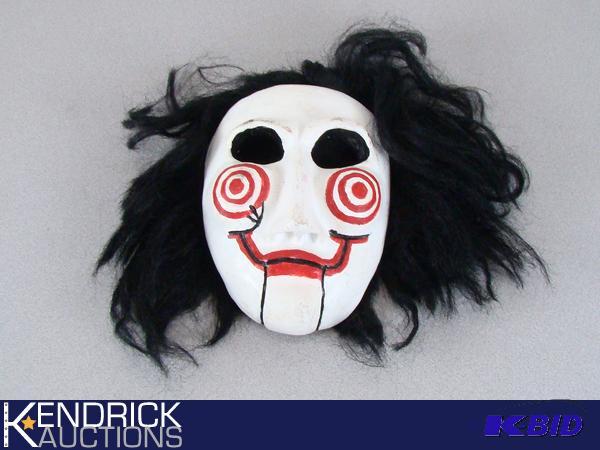 lot 34 image: Vintage Signed Ceramic SAW Mask