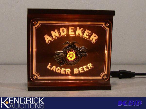 lot 4 image: Vintage Andeker Lager Beer Lighted Sign