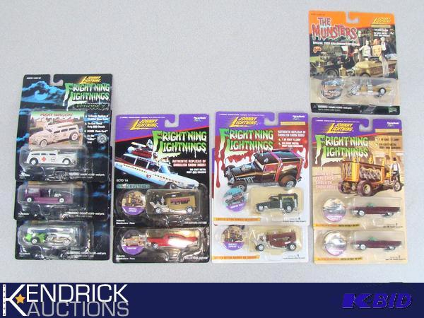 lot 62 image: 10 Vintage MINT ON CARD Johnny Lightning Frightning Lightning Cars