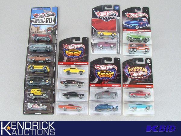 lot 64 image: 19 Vintage MINT ON CARD Hot Wheels Boulevard, Delivery, and Garage Cars