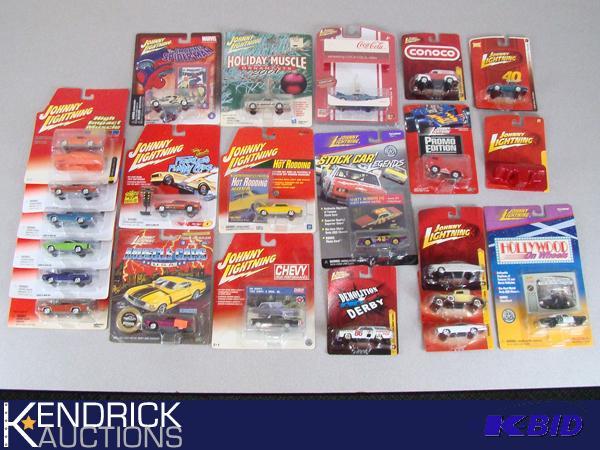 lot 8 image: 23 Vintage MINT ON CARD Johnny Lightning Cars
