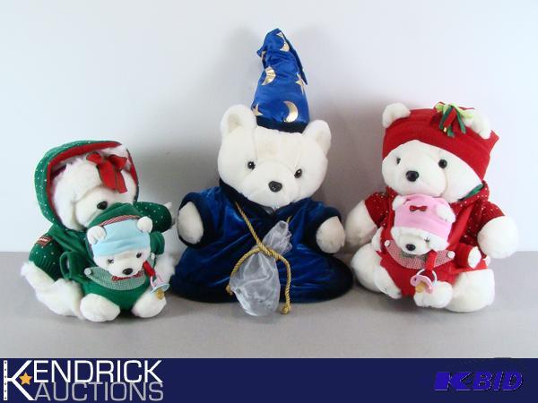 lot 81 image: Lot of 3 Mint Condition Vintage Santa Bears