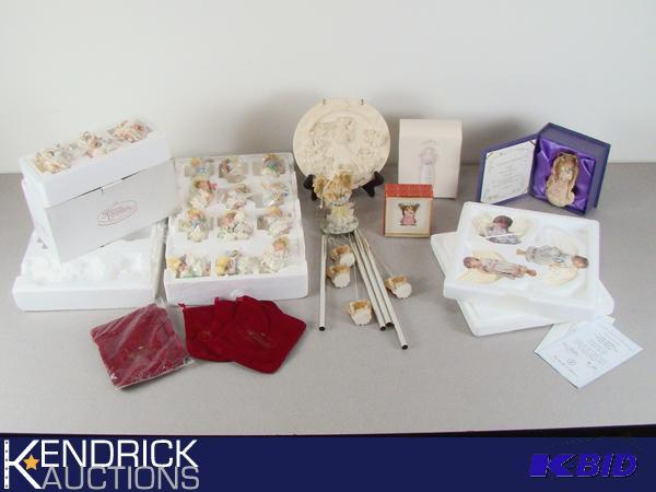 lot 83 image: Lot of Collectible Angel Items