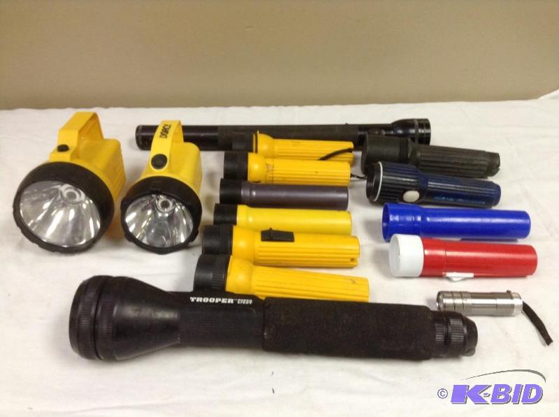 lot 22 image: Collection of Flashlights