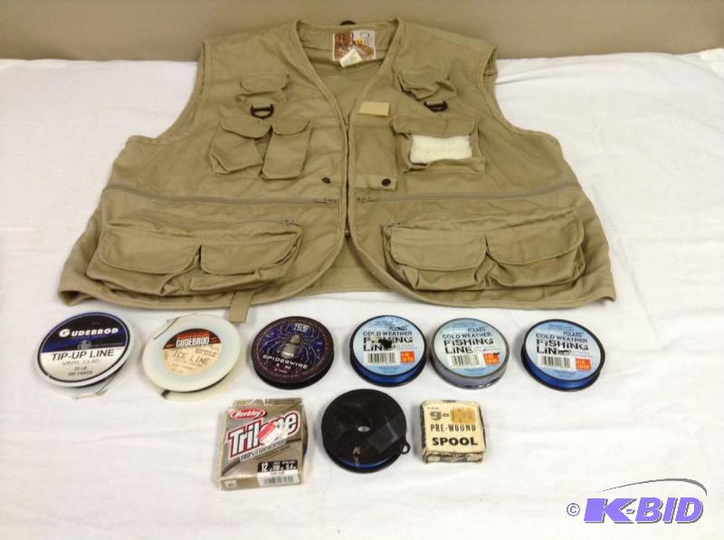 lot 29 image: Mens Rio Bravo Vest & Lot of Fishing Line