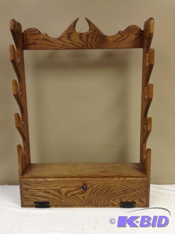 lot 30 image: Solid Wood Gun Rack