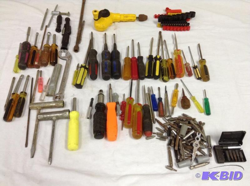 lot 8 image: Collection of Hand Tools