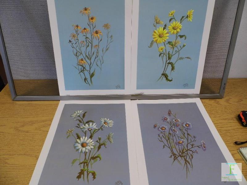lot 32 image: Floral