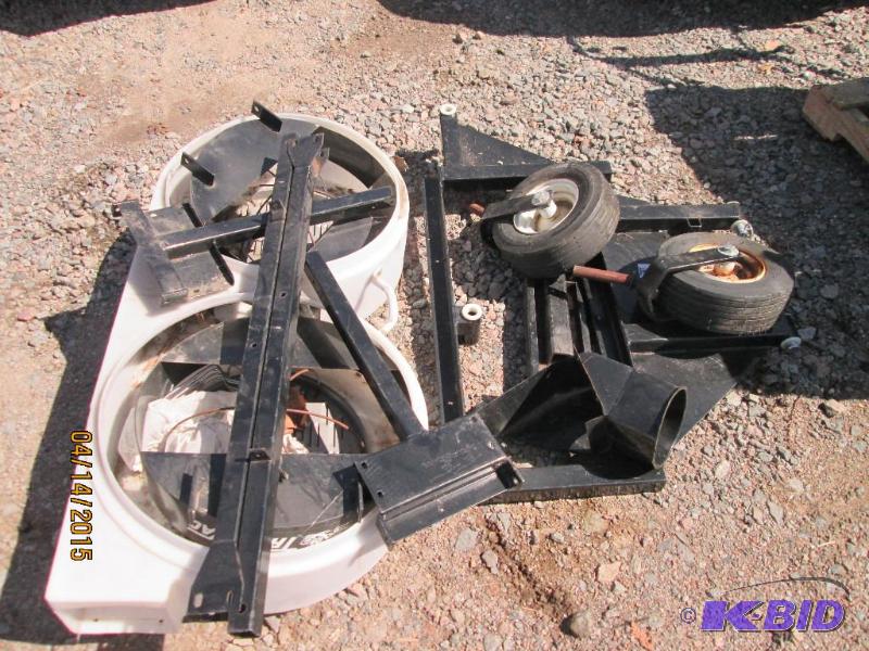 lot 16 image: Trac-Vac Tow-Behind Commercial Collection Sys...