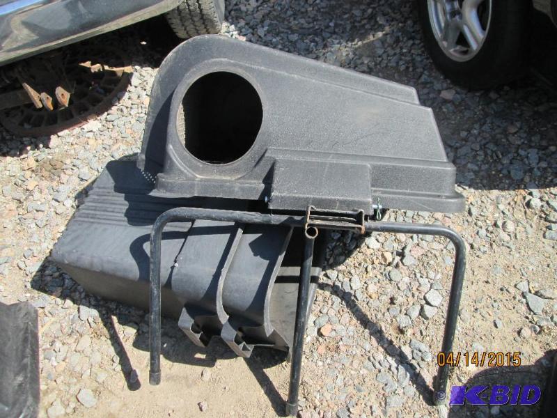lot 22 image: MTD Bagging System, Model OEM-190-063...