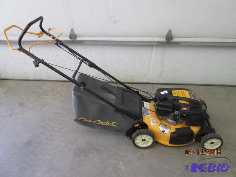 lot 4 image: Cub Cadet 173cc OHV Self-Propelled Lawn Mower...