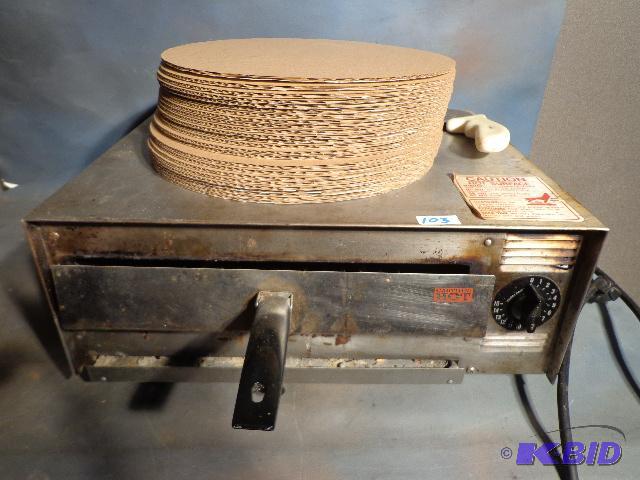 lot 103 image: Pizza Oven   13" cooking rack  cardboard...