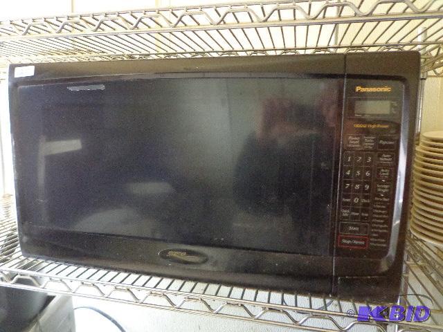 lot 120 image: Panasonic Microwave   133 W high power  13 x ...