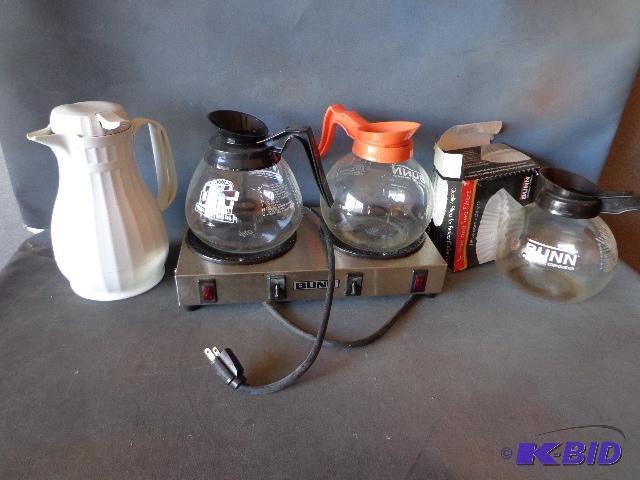 lot 145 image: Coffee&nbspWarmer and Coffee Pots   Coffee w...