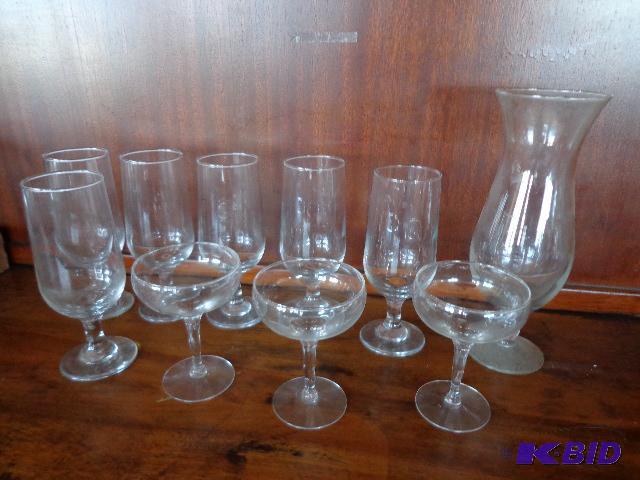 lot 150 image: Wine Glasses and Wine Carafe   6 wine glasses...