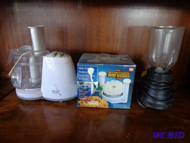 lot 154 image: Blender, Onion Machine and Food Processor...