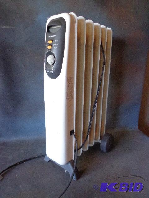 lot 204 image: Lakewood Radiator Space Heater   800w, 900w  ...
