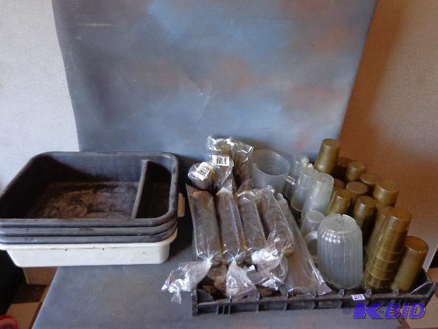lot 213 image: Various Plastic Cups and Pitchers   &nbsp8 a...