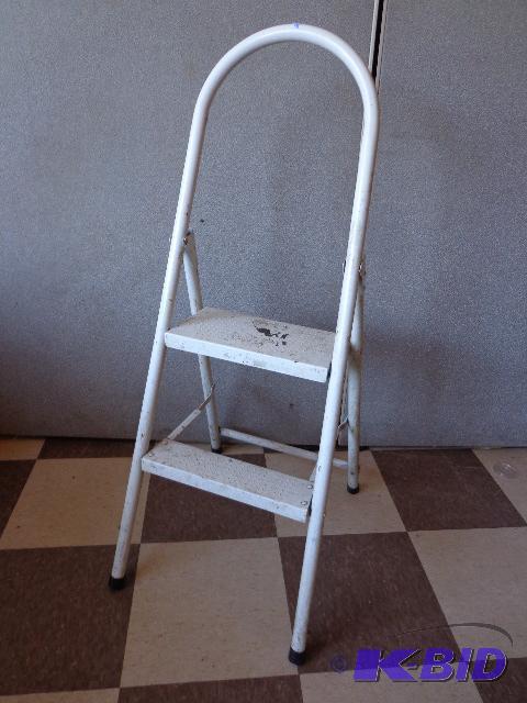 lot 227 image: Step Stool   2 steps ...