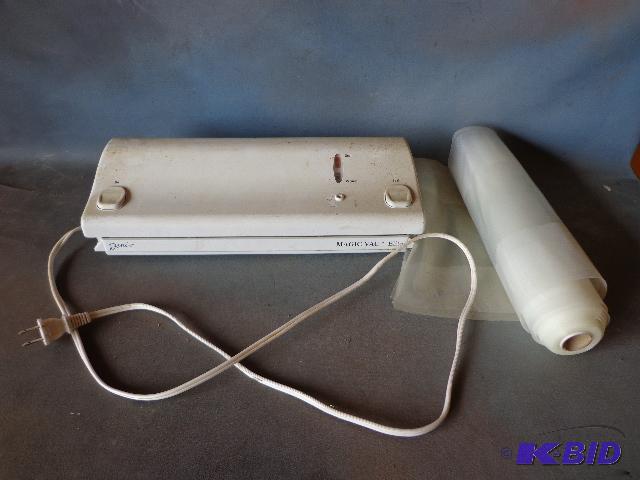 lot 30 image: Magic Vac   Comes with bags  15" long ...