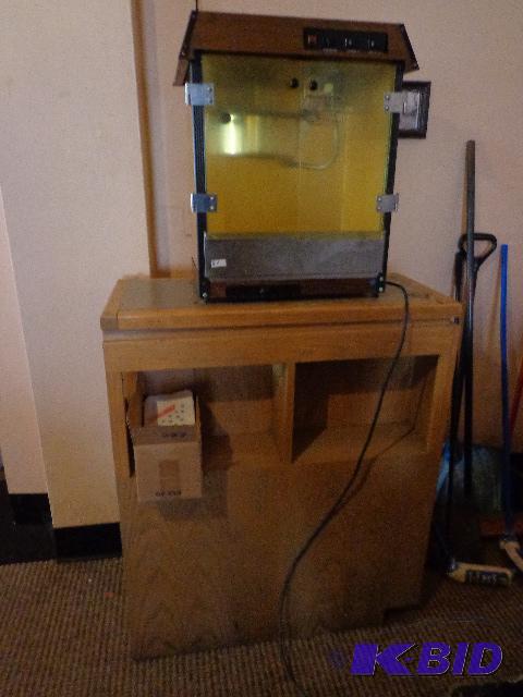 lot 51 image: Star Pop Corn Machine with Wooden Shelf   18 ...