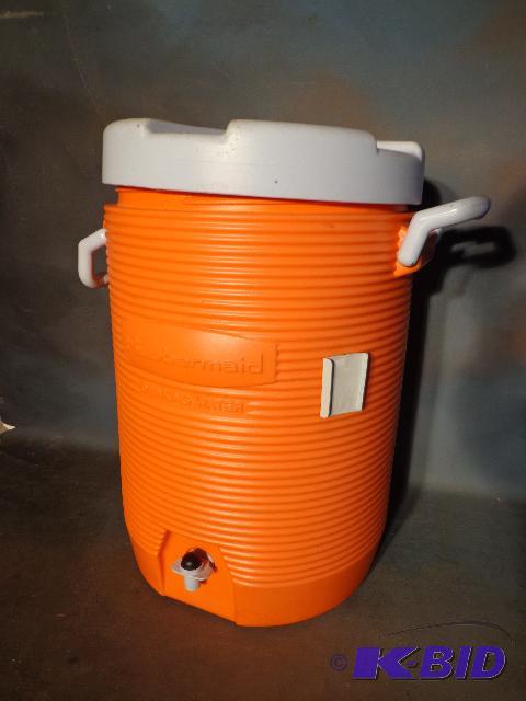lot 69 image: Rubbermaid Water Cooler...