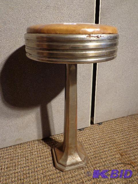 lot 81 image: Vintage Diner Stool   25" tall  12"...