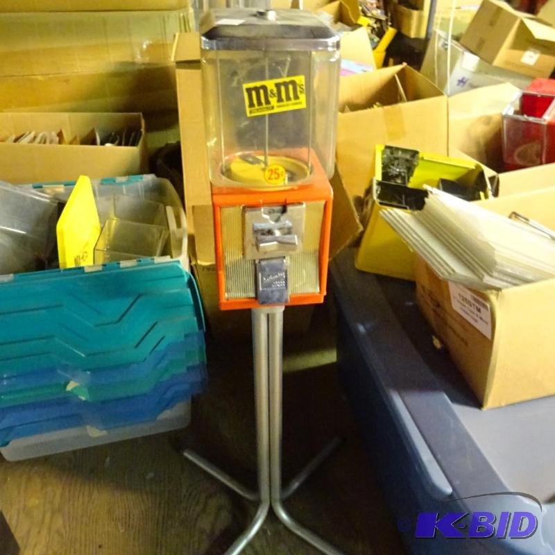 Northwestern single bulk dispenser. No key...