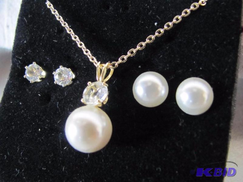 White Topaz & Pearl Set