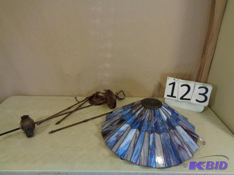 lot 123 image: Beautiful Large Shade with Hanging Light Fixt...
