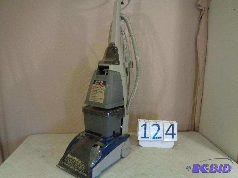 lot 124 image: Hoover Steamvac Plus Carpet Cleaner. Needs cl...