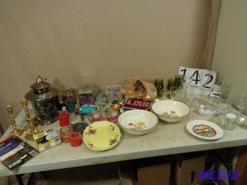 lot 142 image: Neat Metal Lantern, Carbon Monoxide Alarm, Di...