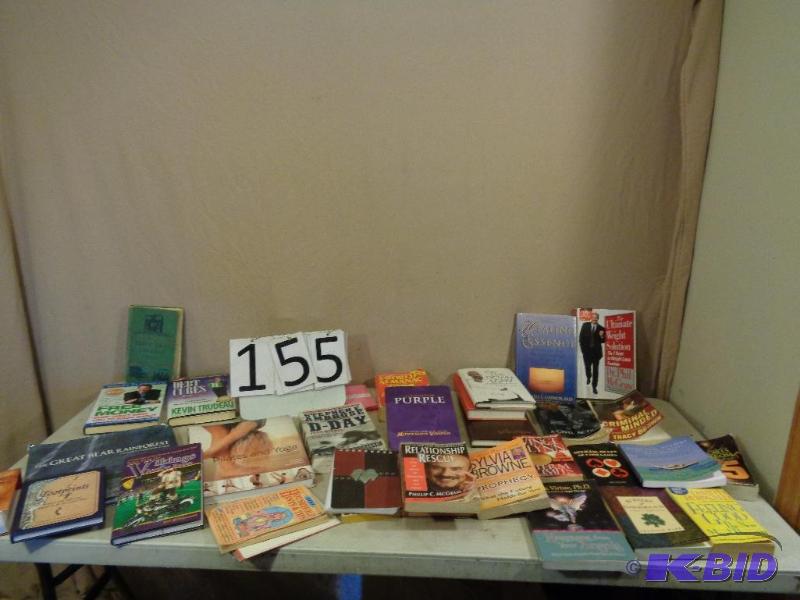 lot 155 image: Lot of Books. Minnesota Vikings, Dr Phil, Kev...