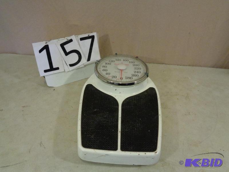 lot 157 image: Nice Big Health O Meter Professional Scale. W...