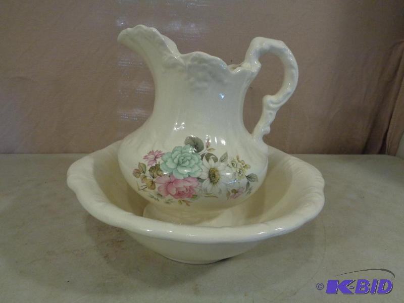 lot 1F image: Large Heavy Painted Wash Set. No chips or cra...