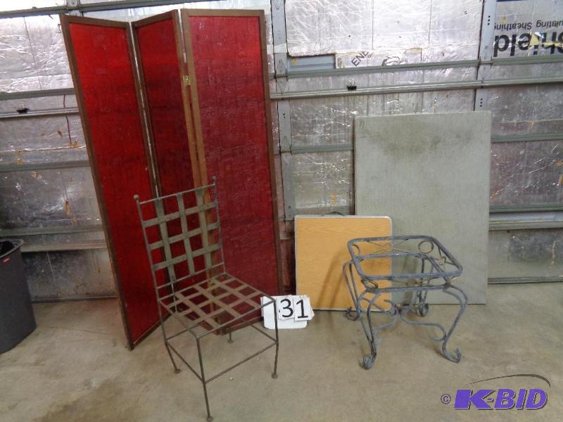 lot 31 image: Room Divider (plastic insert, cracked), 2 Fol...