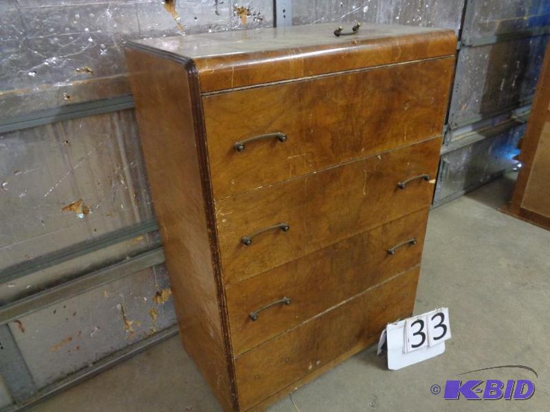 lot 33 image: 4 Drawer Dresser. Missing some handles. Appro...