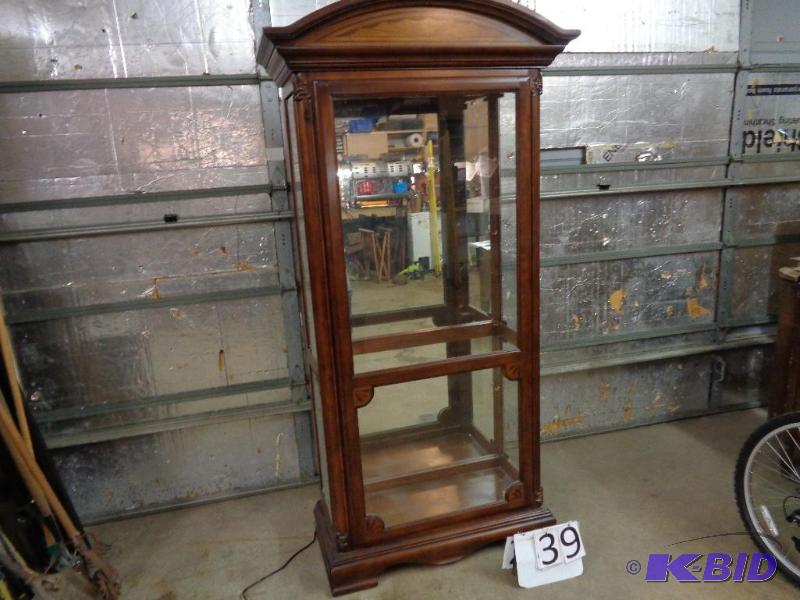 lot 39 image: Curio Cabinet. Lit from the top. Doors on bot...