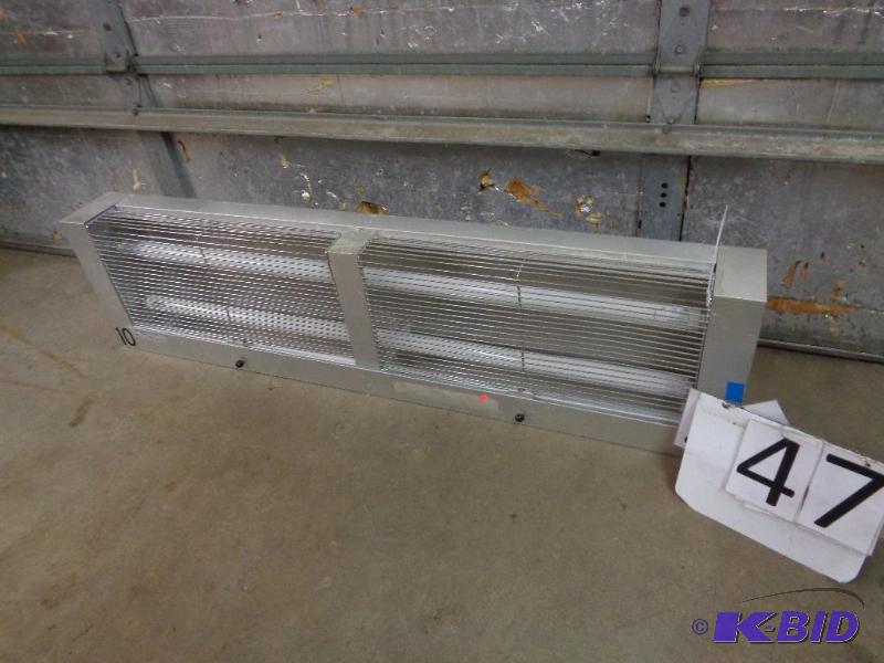 lot 47 image: 48" fluorescent flying insect light for ...