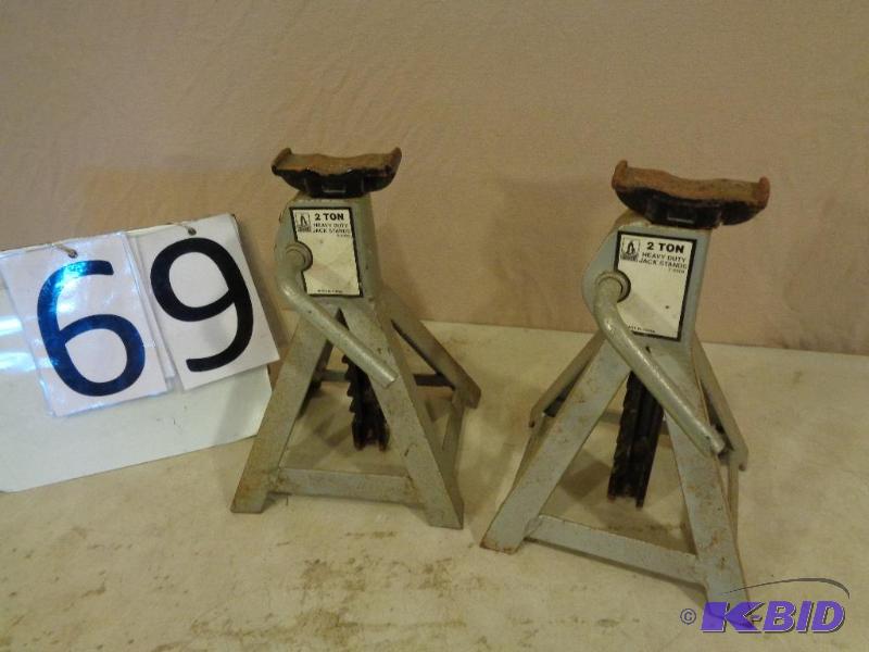 lot 69 image: Pair of 2 Ton Jack Stands....