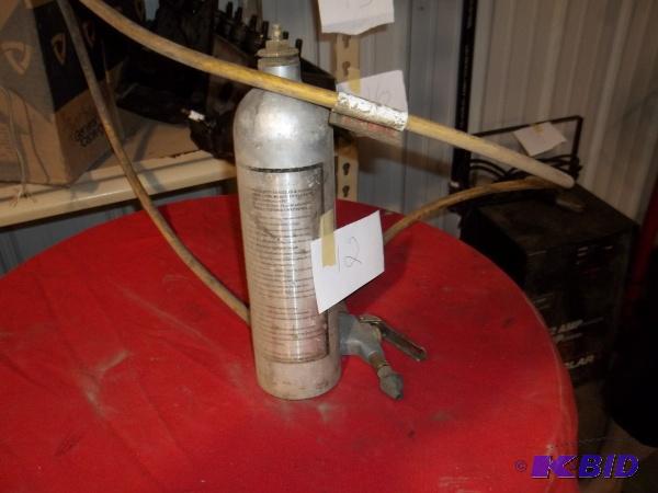 lot 12 image: AC system flush gun...