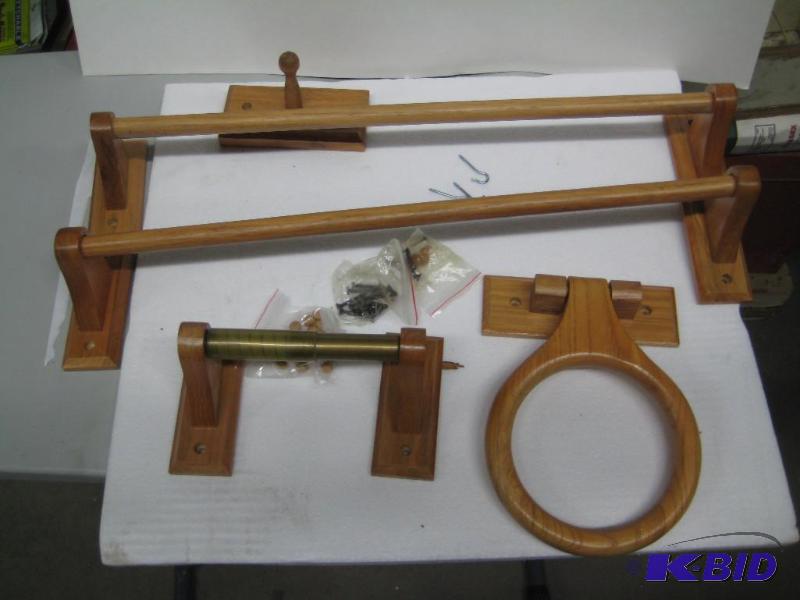 lot 113 image: New oak bathroom fixture set incl qty 2 towel...