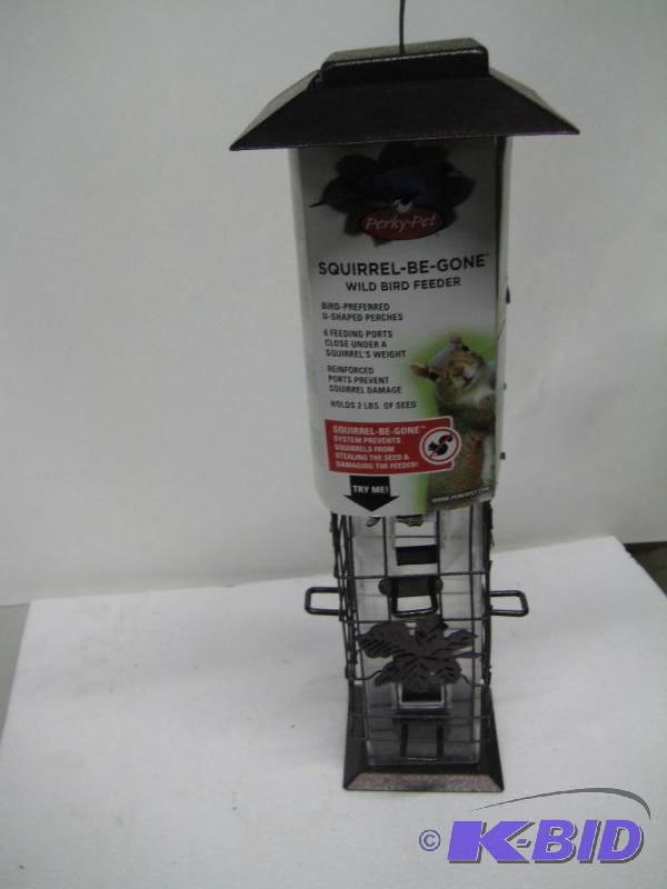 lot 117 image: New Perky Pet brand squirrel be gone bird fee...