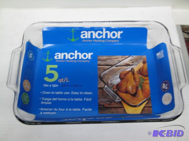 lot 149 image: New Anchor hocking brand pyrex 11x15 in 5 qua...