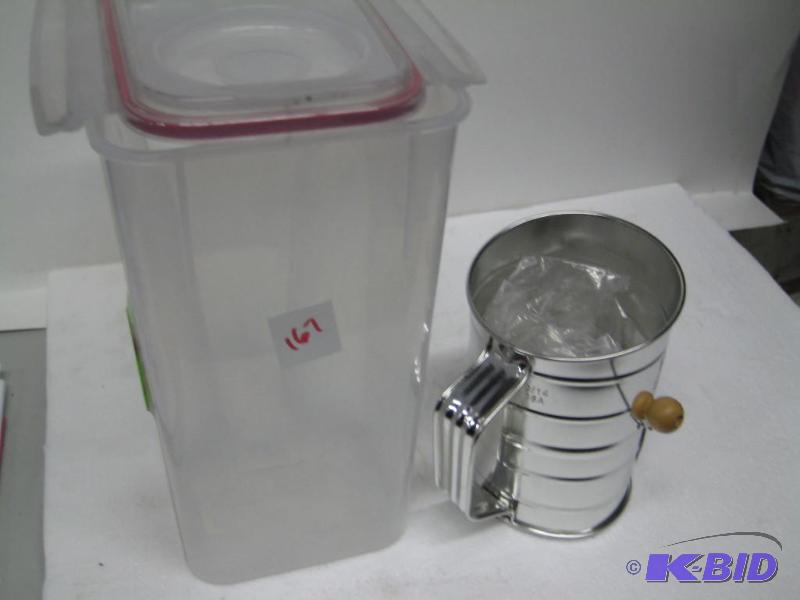 lot 167 image: New kitchen lot incl, metal flour sifter, and...
