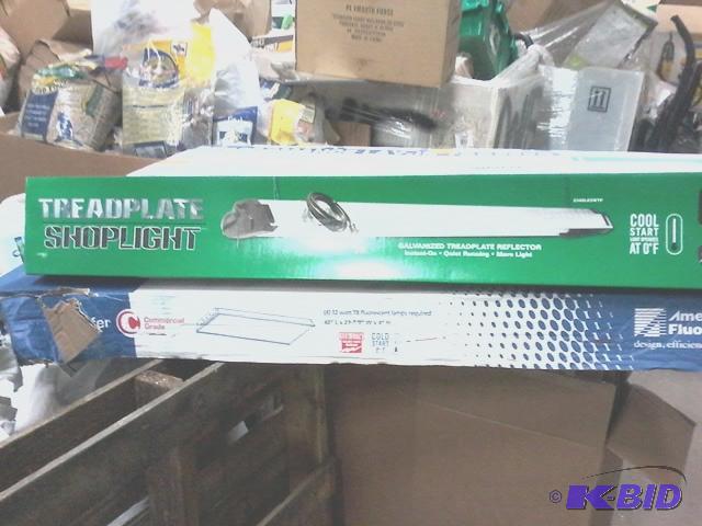 lot 277 image: New American fluorescent brand treadplate sho...