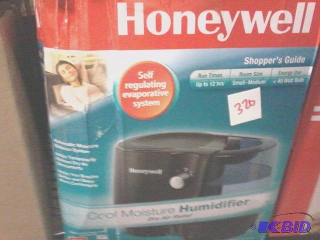 lot 320 image: New in box Honeywell brand cool moisture humi...