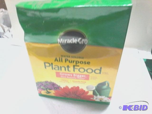 lot 323 image: New box of Miracle Gro water soluble all purp...