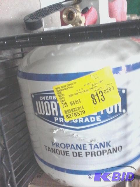 lot 377 image: New worthington brand 20 pound propane tank...